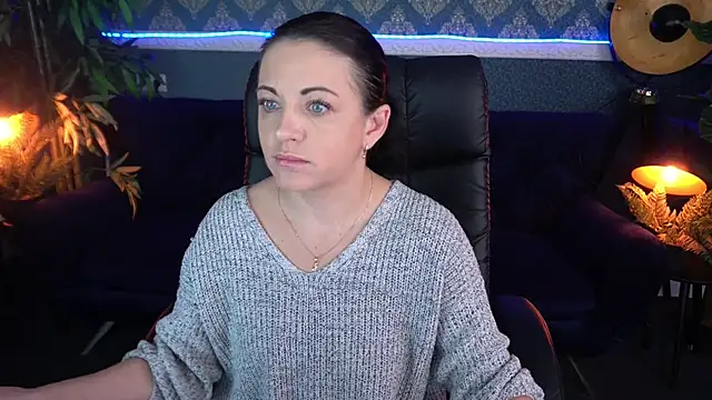 Snapshot of Dafni_Monn chatting on November 2025 01:44:02 PM Dafni Monn online show from November 2025 01:44:02 PM