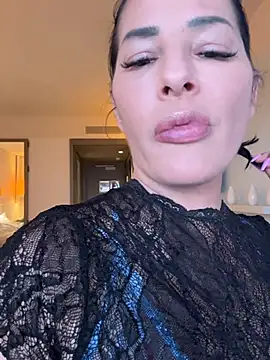 Maya-www online show from February 2026 05:04:02 PM