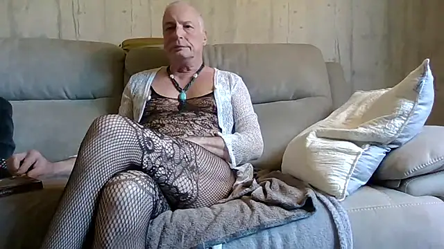 Helinetrav online show from April 2026 10:22:02 AM