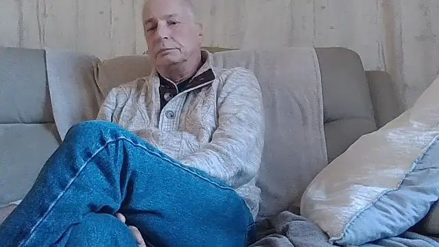 Helinetrav online show from March 2026 10:04:01 AM