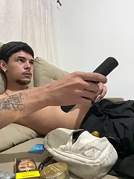 rafaMg22 online show from April 2026 10:16:02 PM