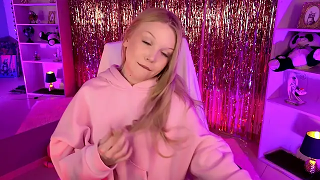 ChloeWhite online show from March 2026 11:30:02 AM