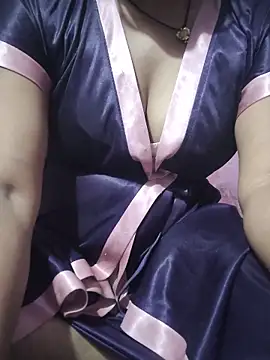 Nilam cute online show from May 2026 06:47:02 PM