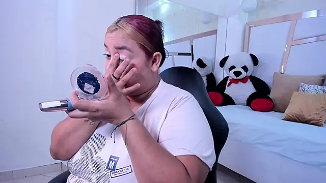 tatikanyx online show from March 2026 12:02:02 PM