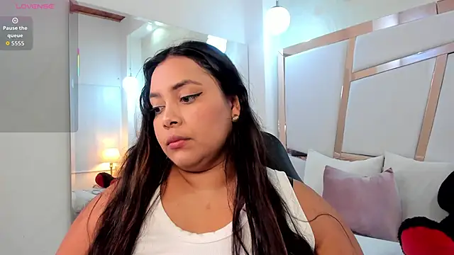 tatikanyx online show from February 2026 05:02:02 PM