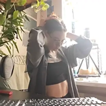 Shy Bamby online show from February 2026 10:58:01 AM