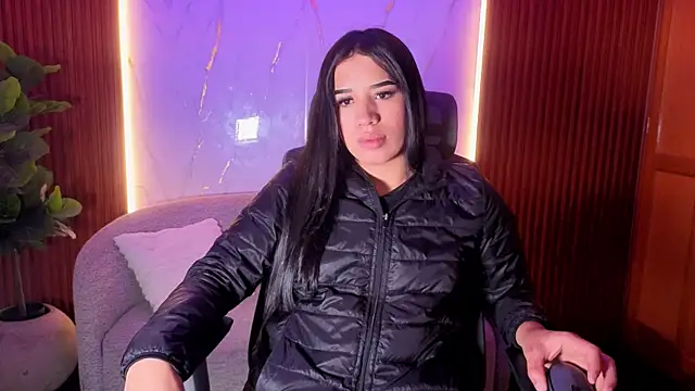 zoevg online show from April 2026 12:01:02 PM