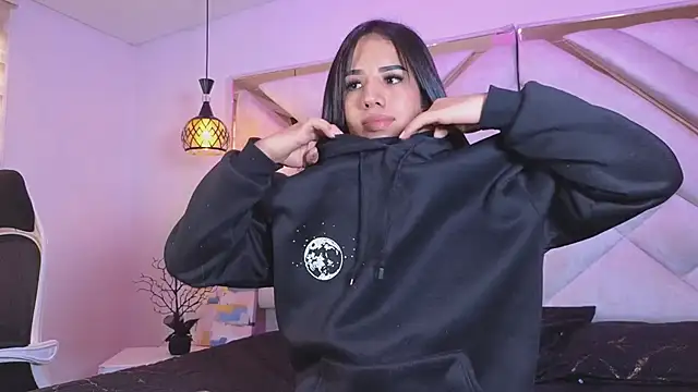 zoevg online show from March 2026 12:51:02 PM