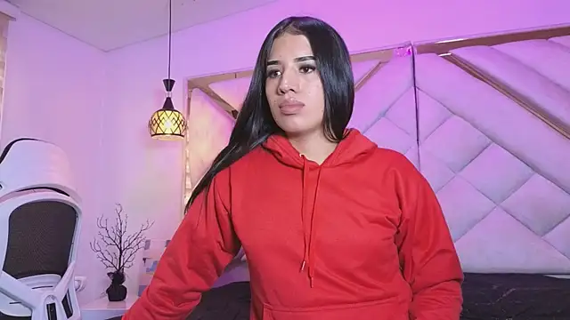 zoevg online show from April 2026 12:06:01 PM