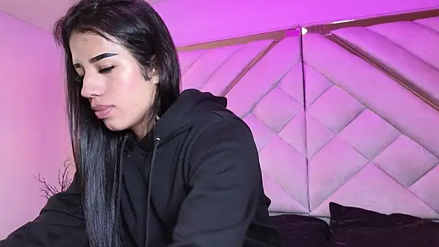 zoevg online show from March 2026 12:50:02 PM