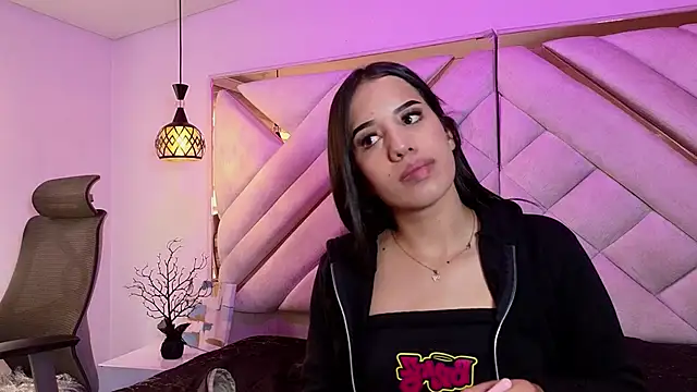 zoevg online show from May 2026 12:55:01 PM