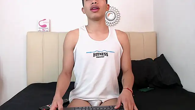 BayronSantana online show from February 2026 01:12:01 AM