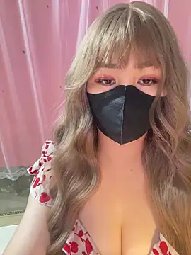 Snapshot of -Violet-t chatting on February 2026 01:01:01 PM -Violet-t online show from February 2026 01:01:01 PM