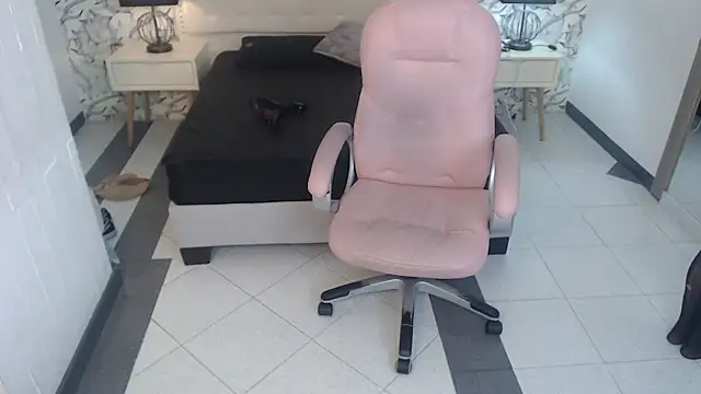 Snapshot of Venusandrea29 chatting on February 2026 12:02:01 PM Venusandrea29 online show from February 2026 12:02:01 PM