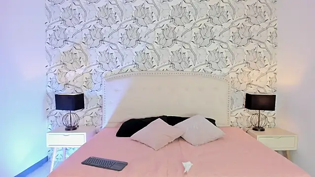 Snapshot of Venusandrea29 chatting on July 2026 12:28:01 PM Venusandrea29 online show from July 2026 12:28:01 PM