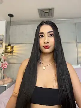 Snapshot of IvonneOwen chatting on July 2026 01:38:02 AM IvonneOwen online show from July 2026 01:38:02 AM