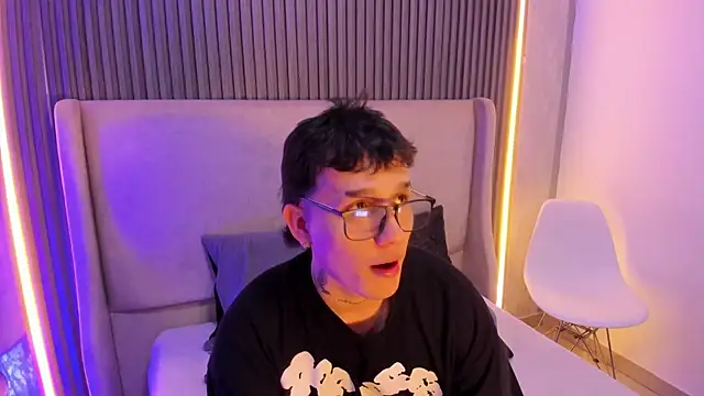 SamuParker online show from January 2026 03:43:02 AM