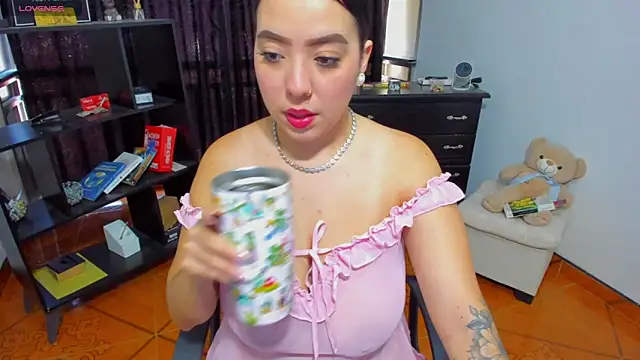 SophiiaRios  online show from June 2026 01:08:02 PM