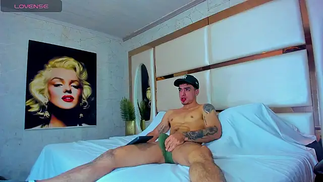 Big valentinhunk7 online show from January 2026 09:44:02 PM