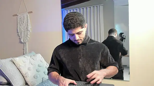 Thiago moretti online show from March 2026 04:13:02 PM