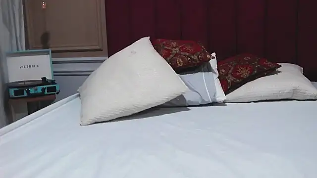 GiaTegel online show from February 2026 10:21:02 PM