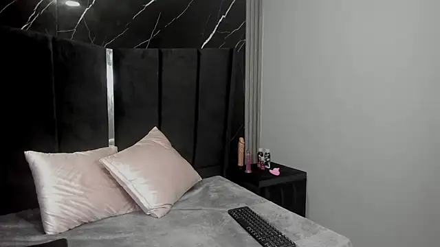 GraceAlexa12 online show from February 2026 02:25:01 PM