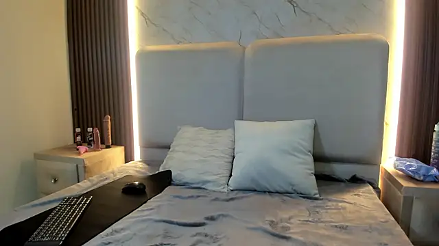 GraceAlexa12 online show from February 2026 02:17:01 PM