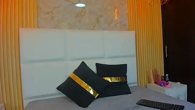 GraceAlexa12 online show from April 2026 02:40:02 PM