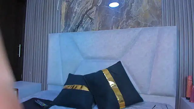 GraceAlexa12 online show from April 2026 04:21:02 PM