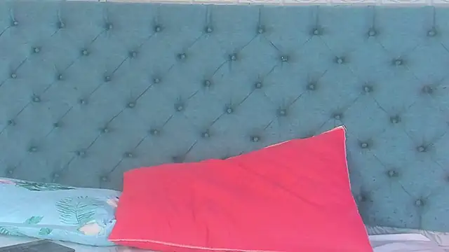 TinyRosee online show from February 2026 07:25:02 PM