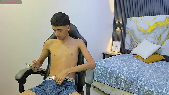 Dark Desiree18 online show from February 2026 12:27:01 PM