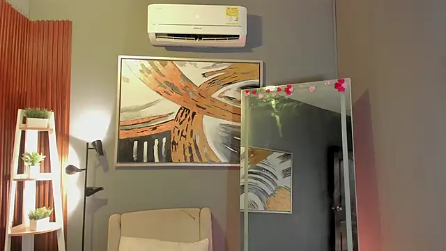 ailann  online show from March 2026 07:40:01 PM