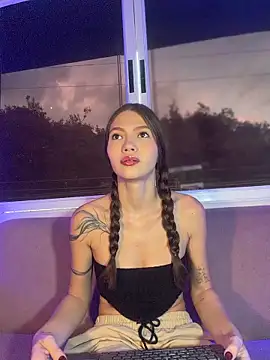 EmmaJhoons online show from February 2026 11:41:01 AM