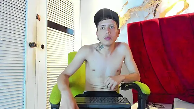 ESTEBAN 2102 online show from January 2026 07:53:02 PM