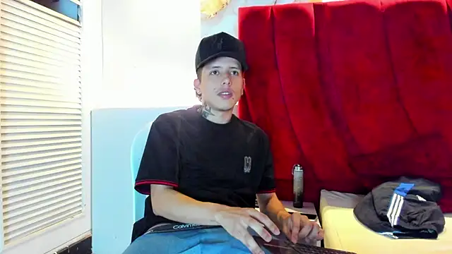 ESTEBAN 2102 online show from January 2026 07:39:01 PM