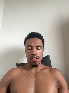 Snapshot of LorenzoBlack27 chatting on June 2026 02:00:01 PM LorenzoBlack27 online show from June 2026 02:00:01 PM