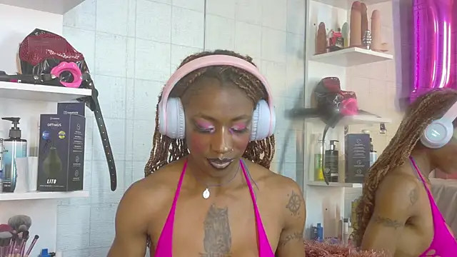 Snapshot of DaniaMarcell chatting on February 2026 03:58:01 AM DaniaMarcell online show from February 2026 03:58:01 AM