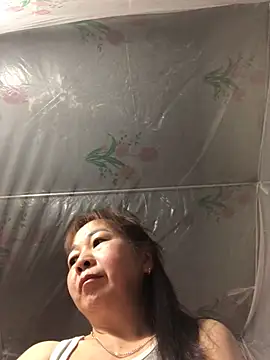 -Mery- online show from April 2026 08:01:01 PM