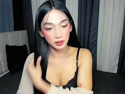 FyangFoxx online show from April 2026 06:59:02 PM