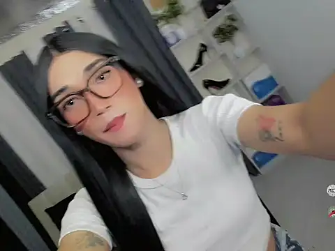 Snapshot of FyangFoxx chatting on March 2026 05:43:01 AM FyangFoxx online show from March 2026 05:43:01 AM