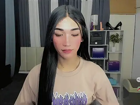 FyangFoxx online show from May 2026 09:57:02 PM