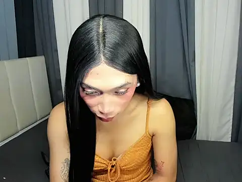 FyangFoxx online show from April 2026 06:33:02 PM