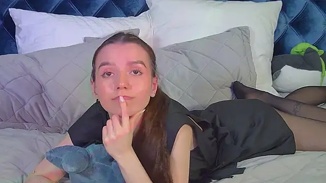 VanessaVienne online show from April 2026 07:07:02 PM