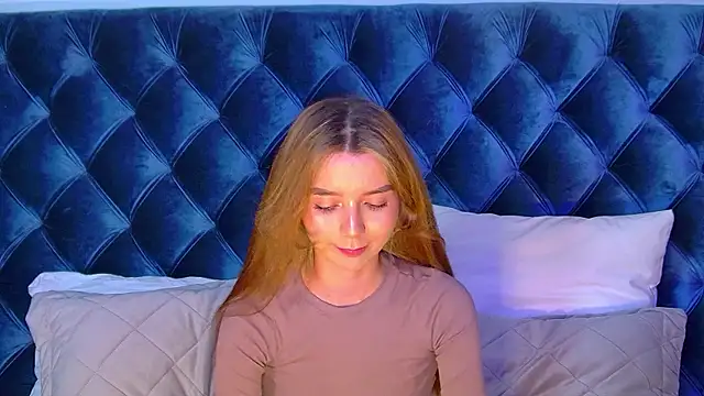 VanessaVienne online show from February 2026 04:30:01 PM