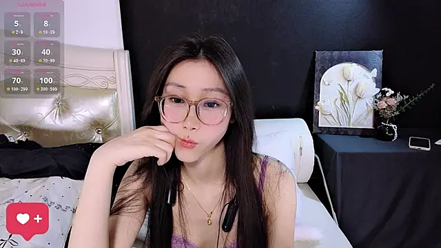 Queenbb88 online show from April 2026 11:44:02 AM