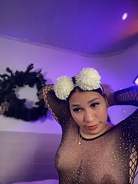 Snapshot of YaraXX1 chatting on February 2026 04:43:01 AM YaraXX1 online show from February 2026 04:43:01 AM