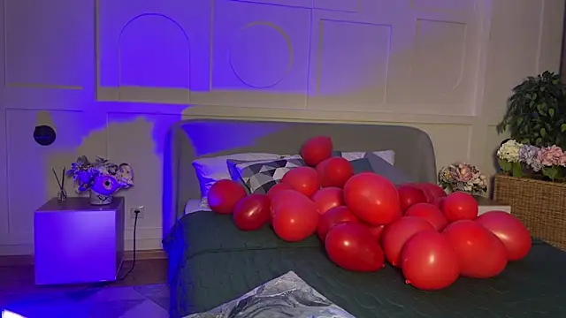  SilkyShadow  online show from February 2026 01:04:01 AM