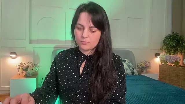  SilkyShadow  online show from March 2026 01:09:01 AM