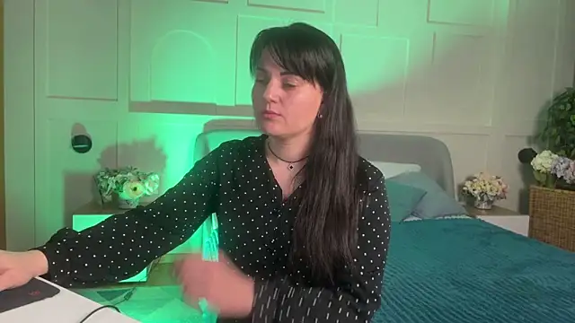  SilkyShadow  online show from March 2026 01:04:01 AM