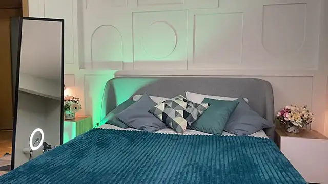  SilkyShadow  online show from April 2026 01:17:02 AM